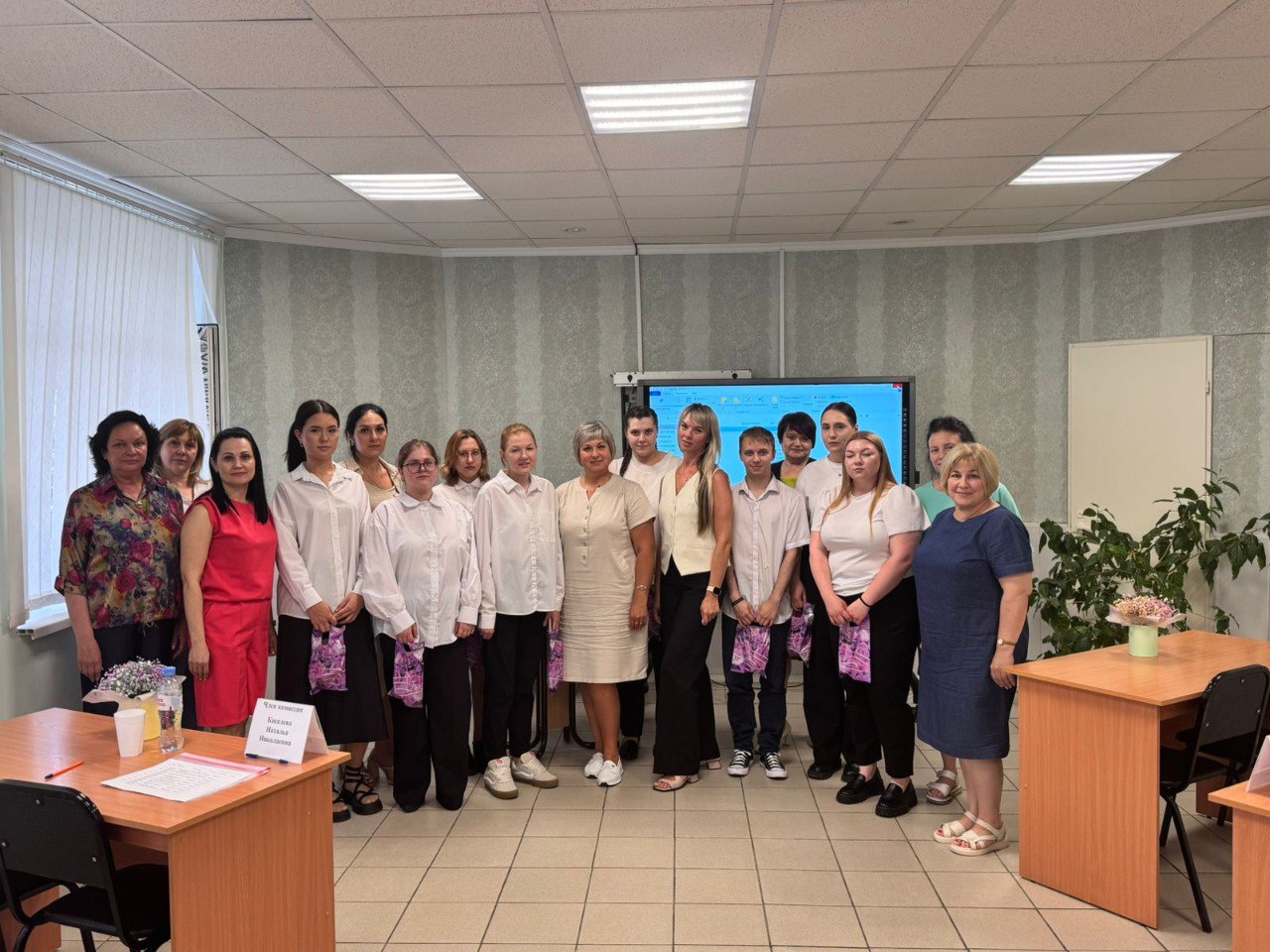 Почта России трудоустроила выпускников-почтовиков Омского колледжа управления и профессиональных технологий.